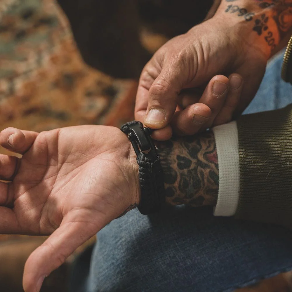 The Hero Company-Camo Paracord Bronze Flag Bracelet- Helps Pair Veterans With A Companion Dog- Faire - Image 5